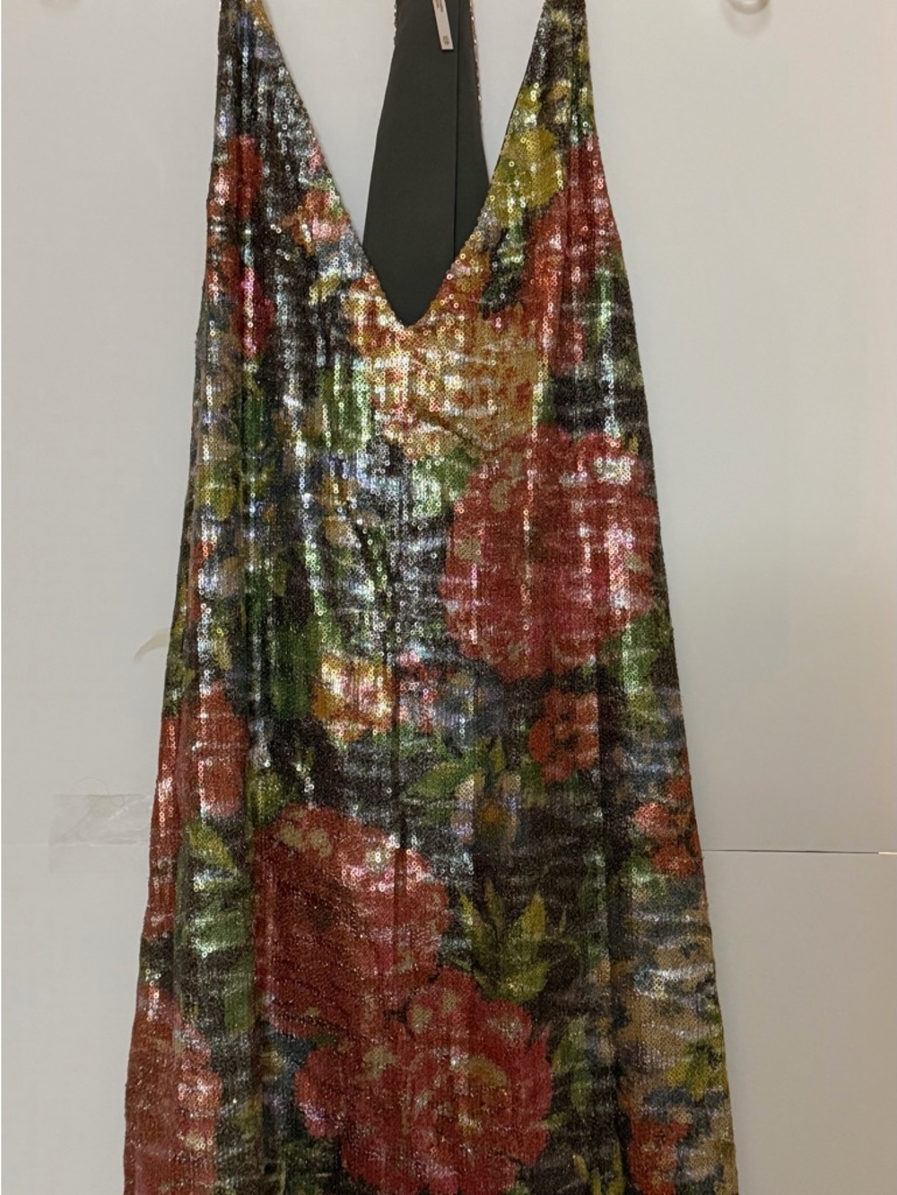 Sequin Floral V-Neck Racer Back in Multicolor